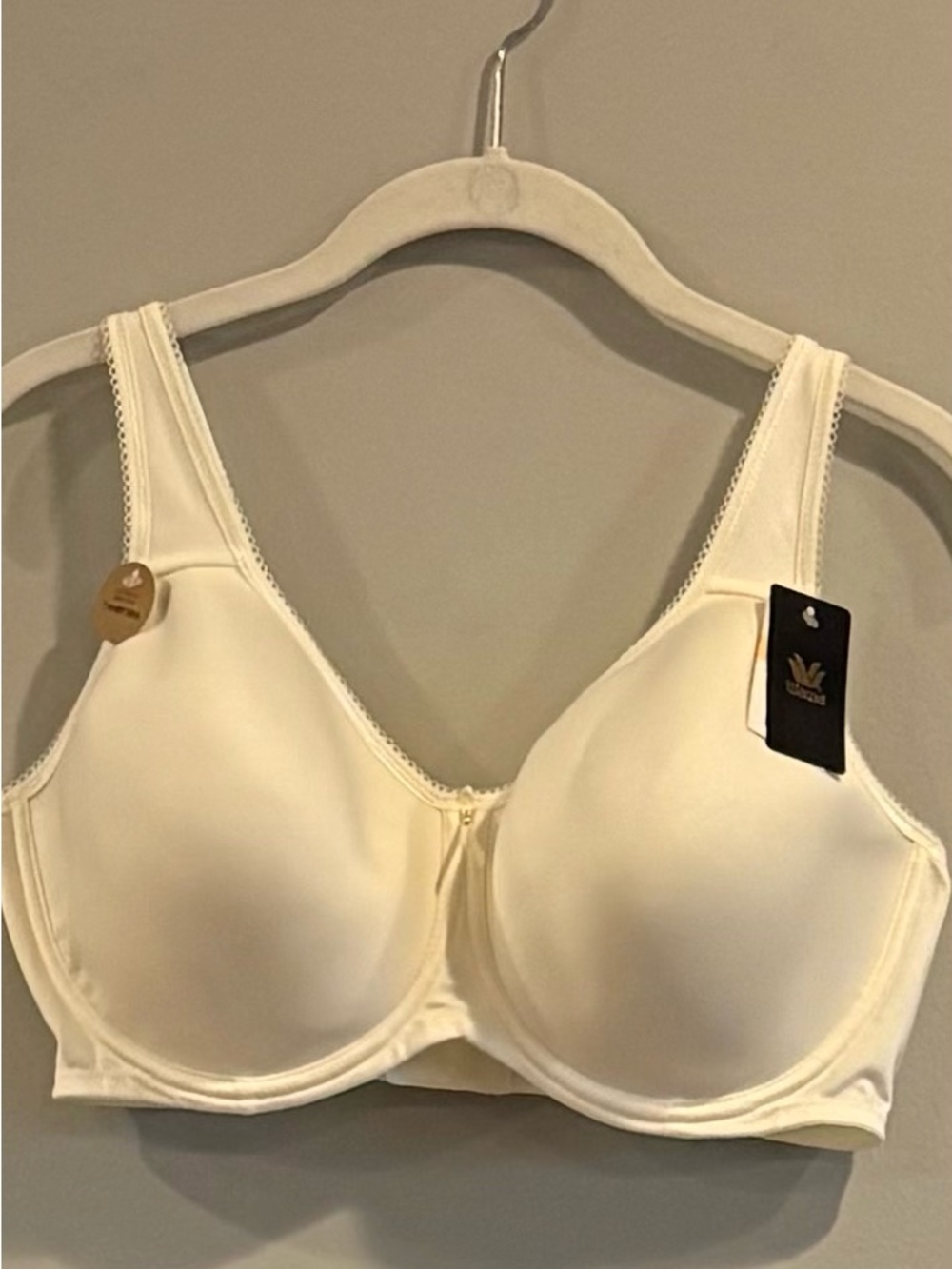 Wacoal T-Shirt Bra 853192 Cream Color New With Tags 40DD Lightweight Breathable